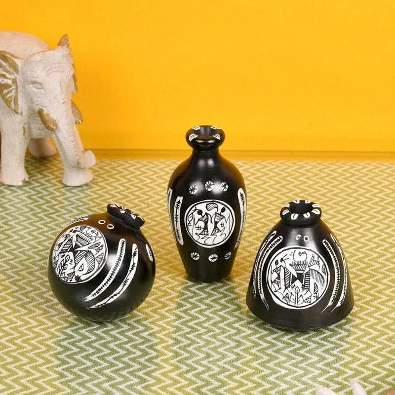 Home Charm Wall Shelf With Black Pot - Set Of Four