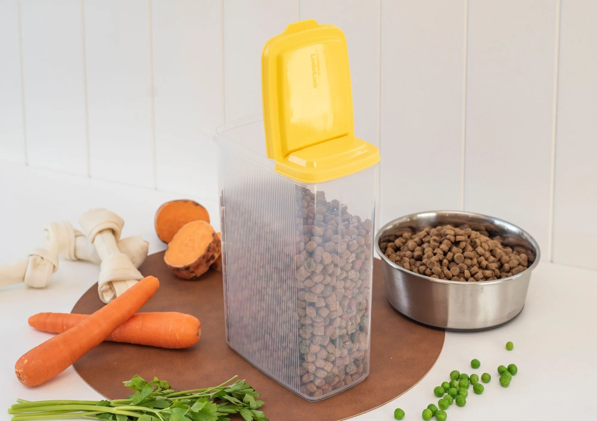 Lock & Lock Pet Flip Top Storage 2.4Lt