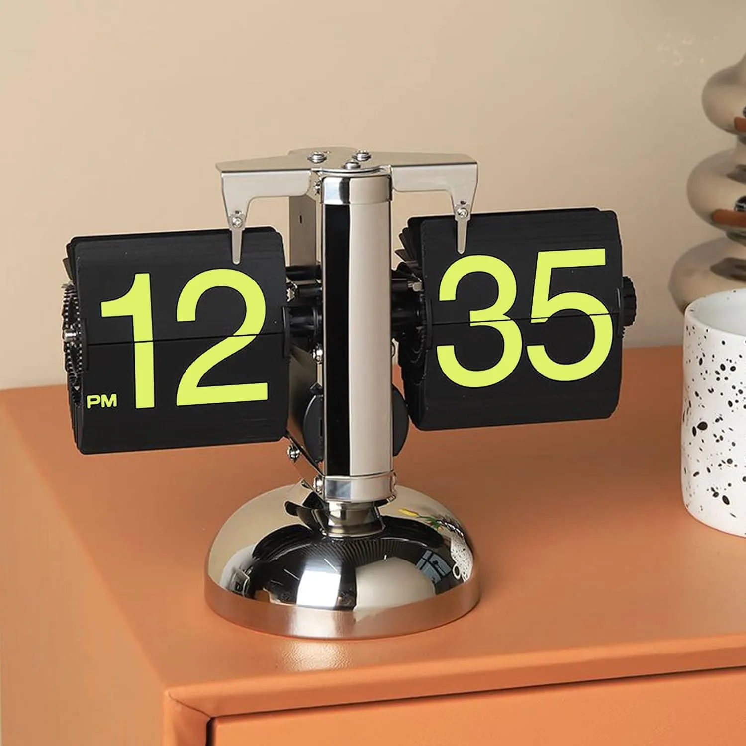 Maa Laxmi .〓Flip Desk Clock, 24 Hours Walnut Wood Base Retro Digital Flip Desk Clock, Internal Gear Operated Battery Operated Mechanical Melting Clock for Home Room Office Decoration