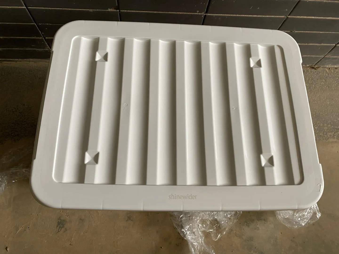 Shinewider General purpose storage bins for house use, plastic lock box with lid