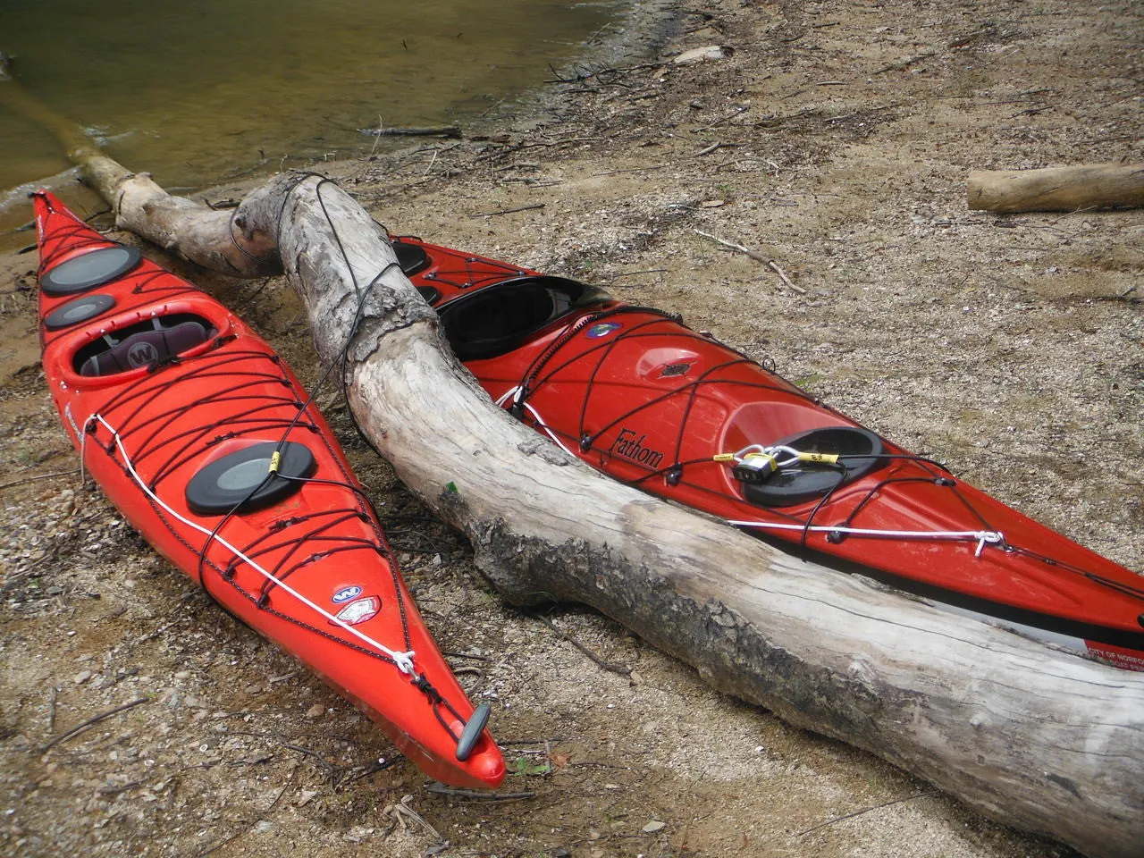 Universal Canoe Locking System